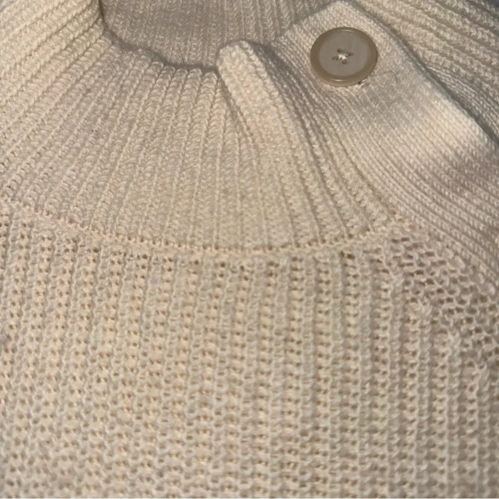 LOFT Cream Button-Accent Turtleneck Sweater‎